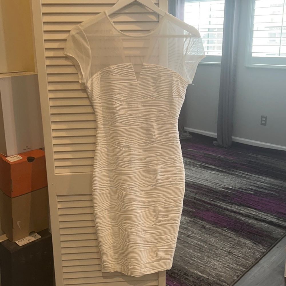 Cache White Knee Length Dress-Size 2 Brand New